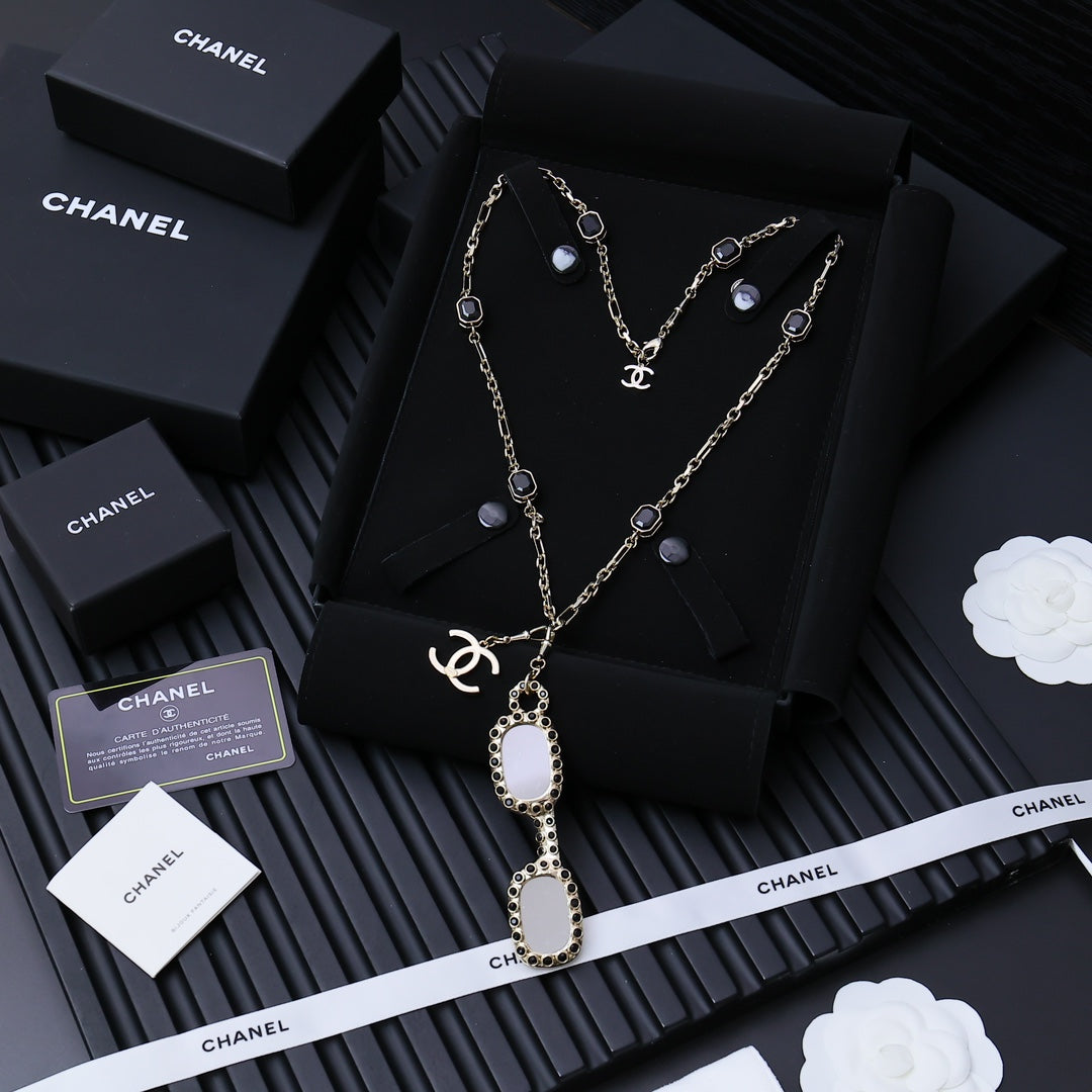 CHANEL Crystal Necklace