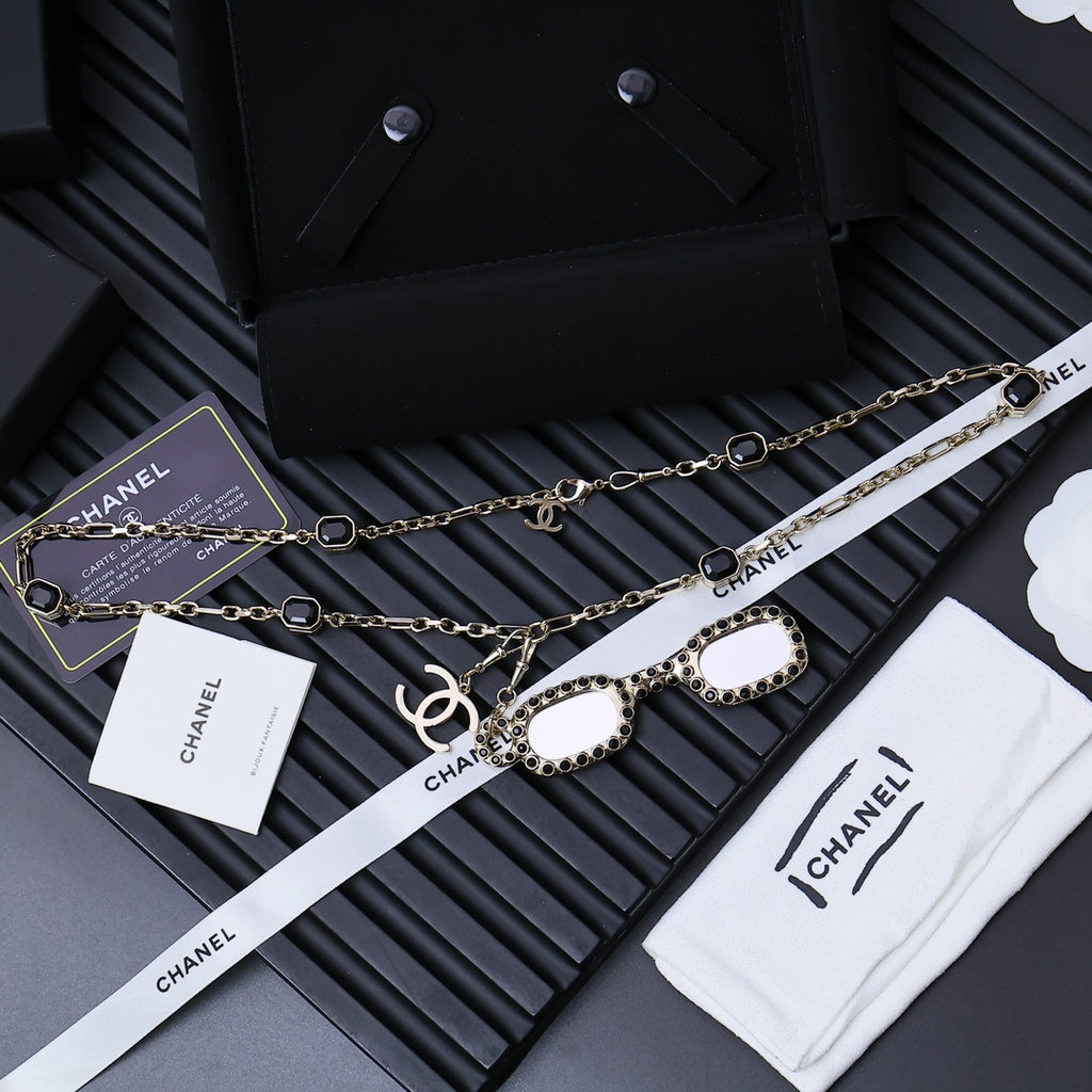 CHANEL Crystal Necklace