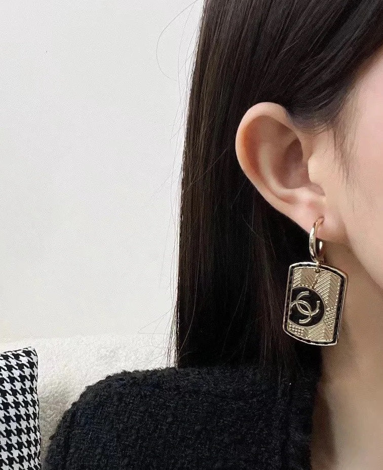 CHANEL Double-C Vintage Earrings