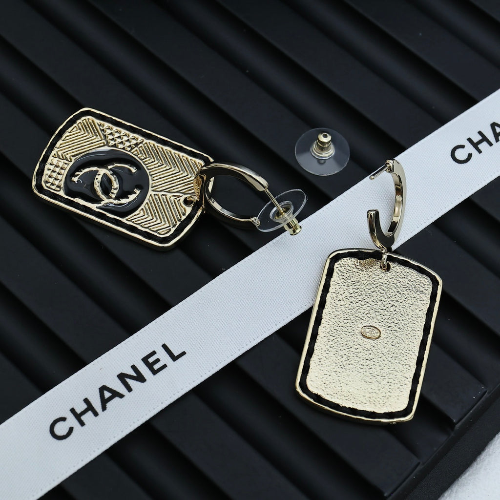 CHANEL Double-C Vintage Earrings