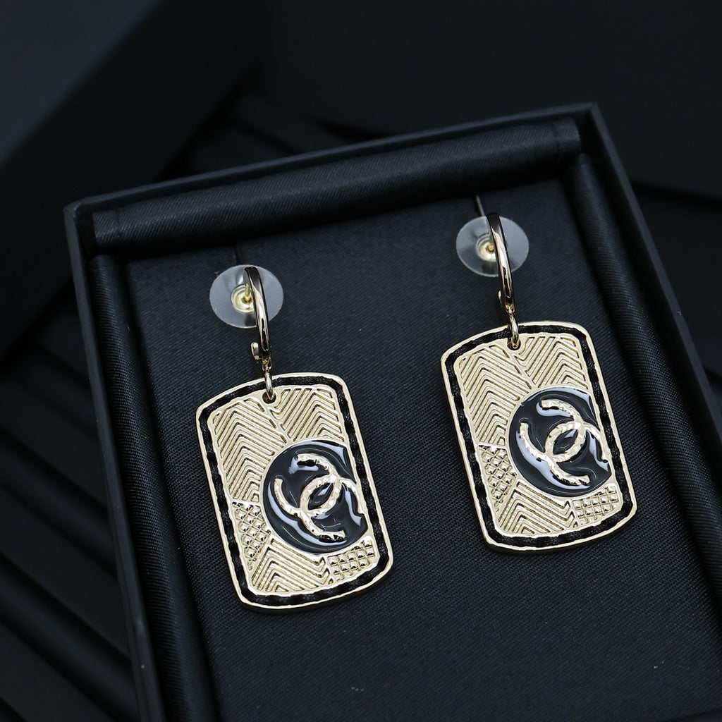 CHANEL Double-C Vintage Earrings