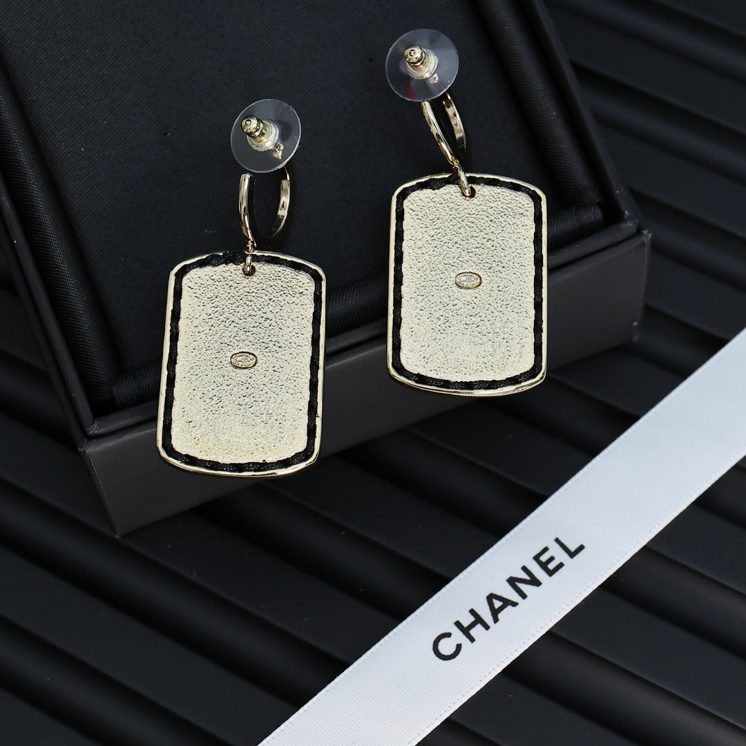 CHANEL Double-C Vintage Earrings