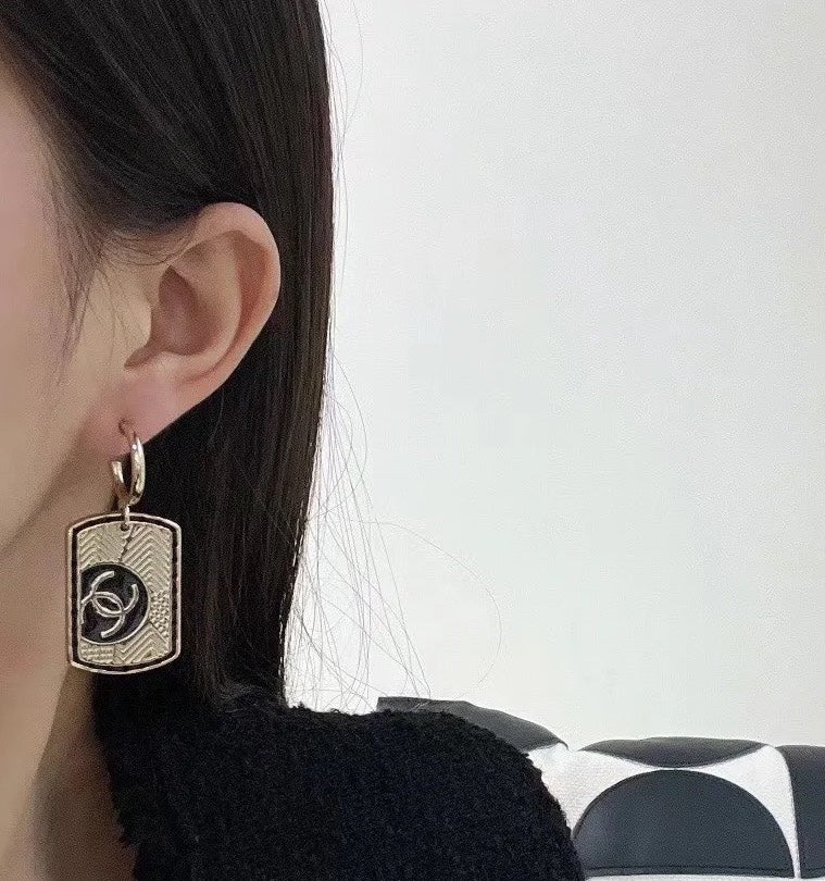 CHANEL Double-C Vintage Earrings