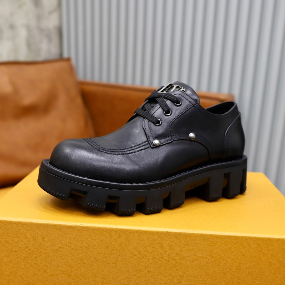 Louis Vuitton Unisex Sneakers - Style 425615