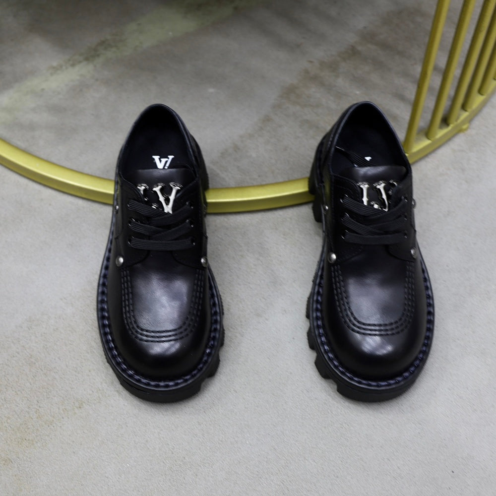Louis Vuitton Unisex Sneakers - Style 425615