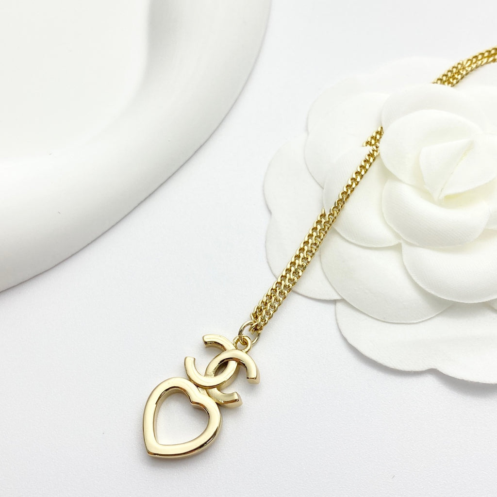 CHANEL Vintage Necklace
