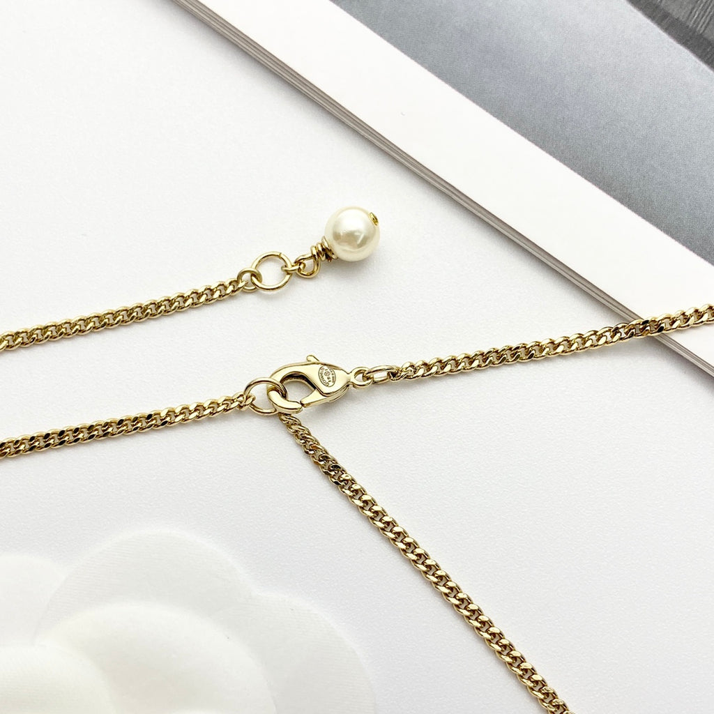 CHANEL Vintage Necklace