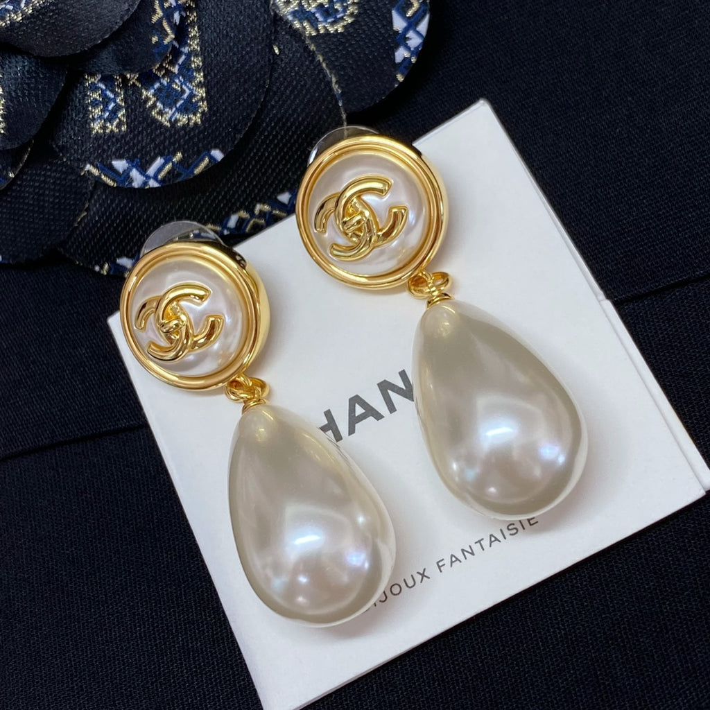 CHANEL P65 Pearl Vintage Earrings