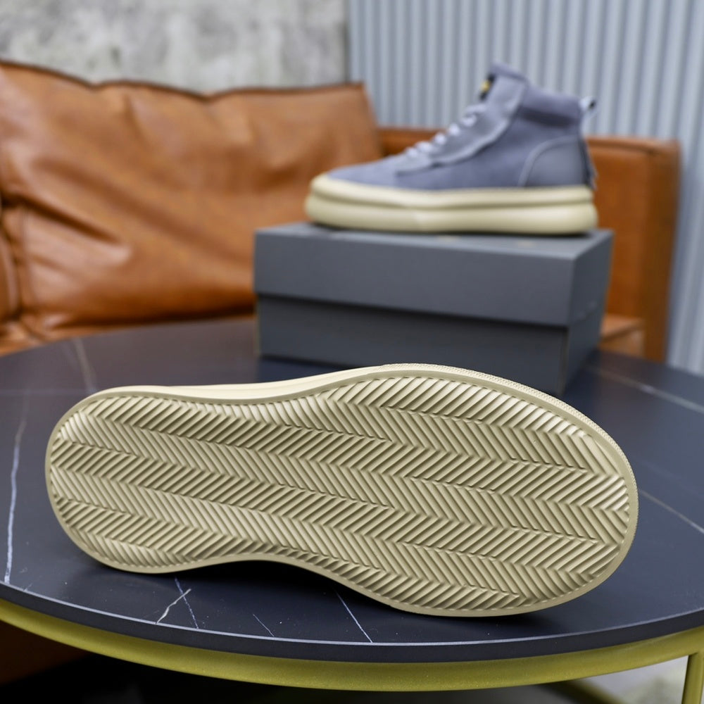 Designer Men's Sneakers - Style 428323