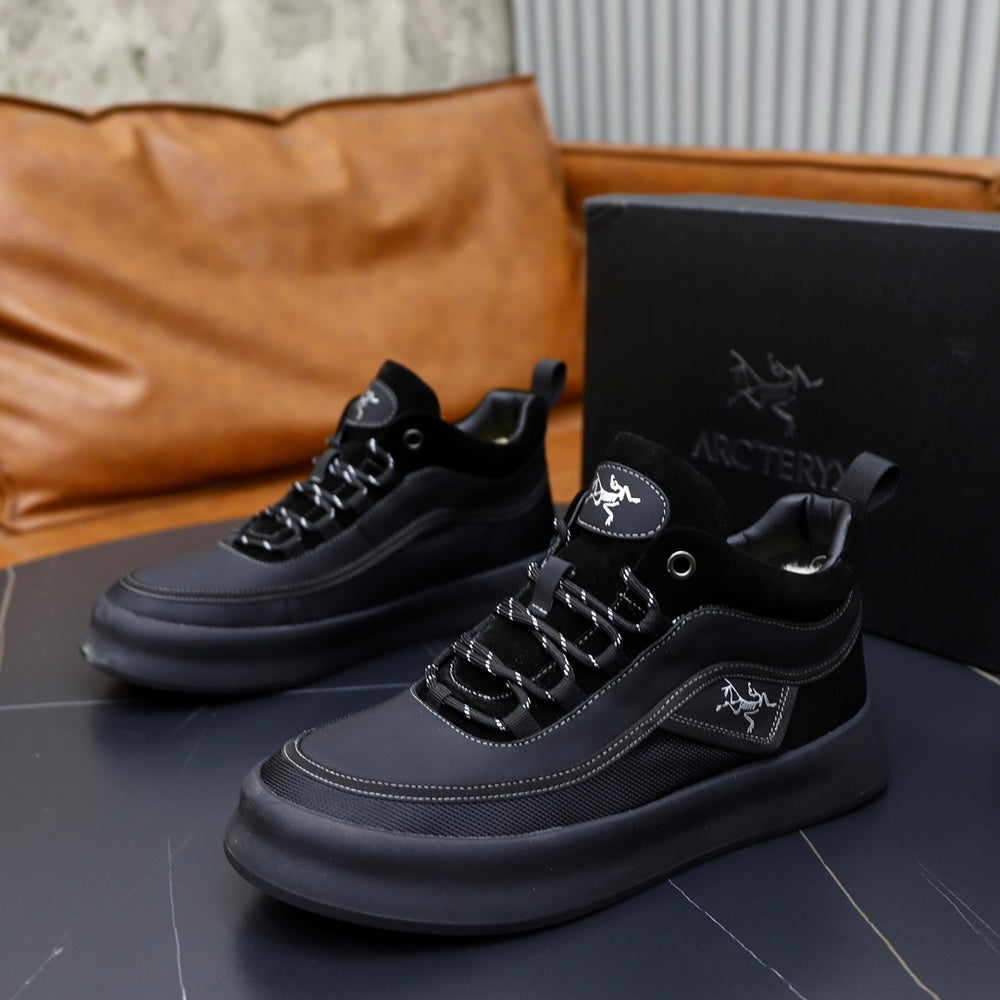 Designer Men's Sneakers - Style 428326