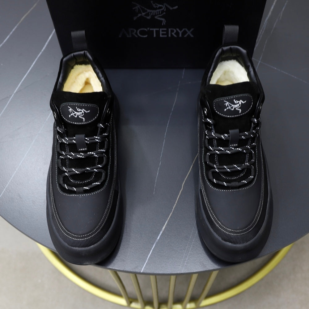 Designer Men's Sneakers - Style 428326