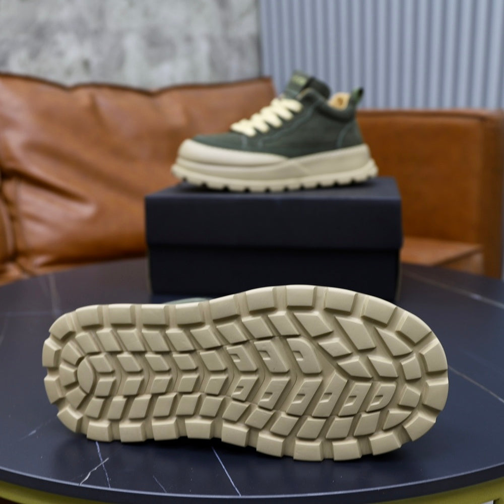 Designer Men's Sneakers - Style 425829