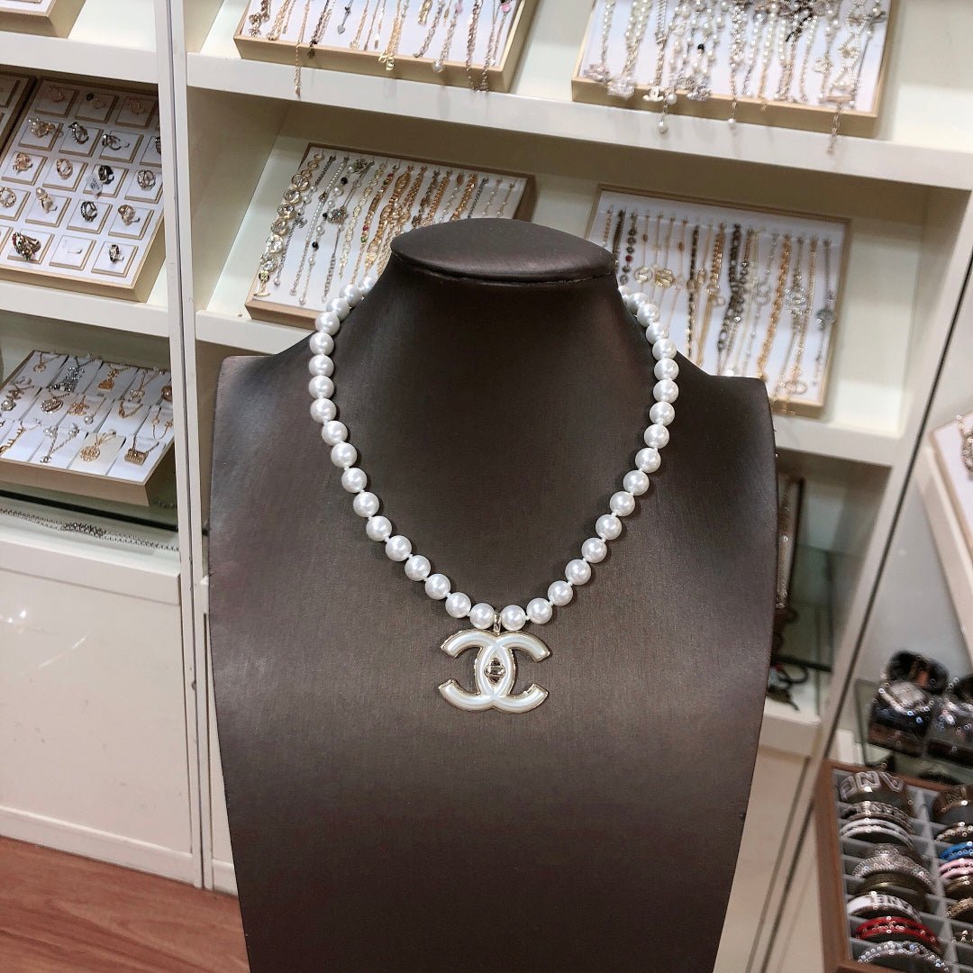 CHANEL Pearl Necklace