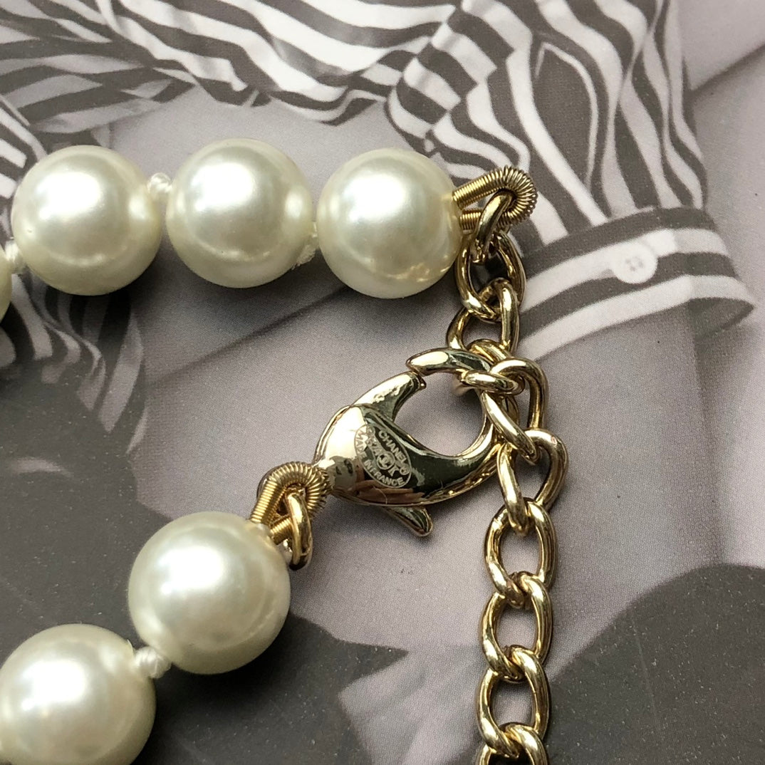 CHANEL Pearl Necklace