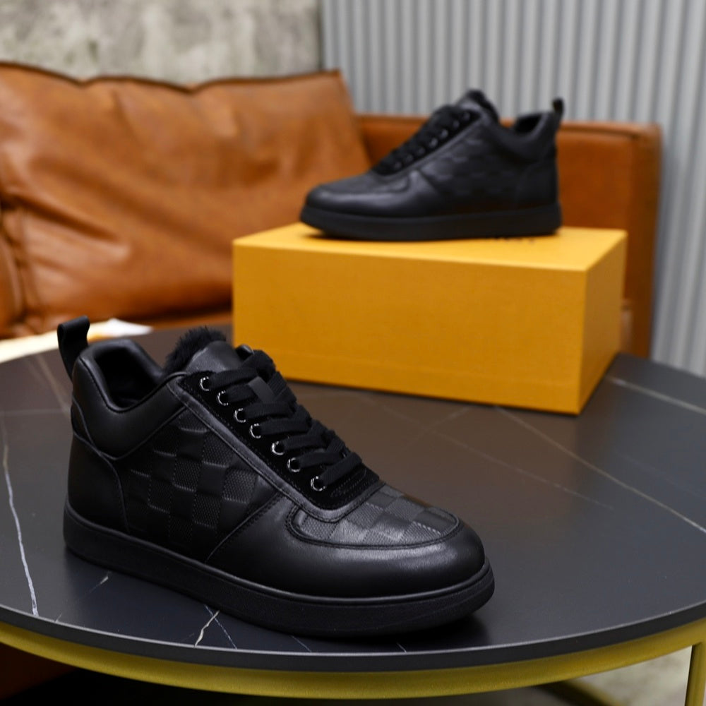 Louis Vuitton Men's Boots - Style 428332