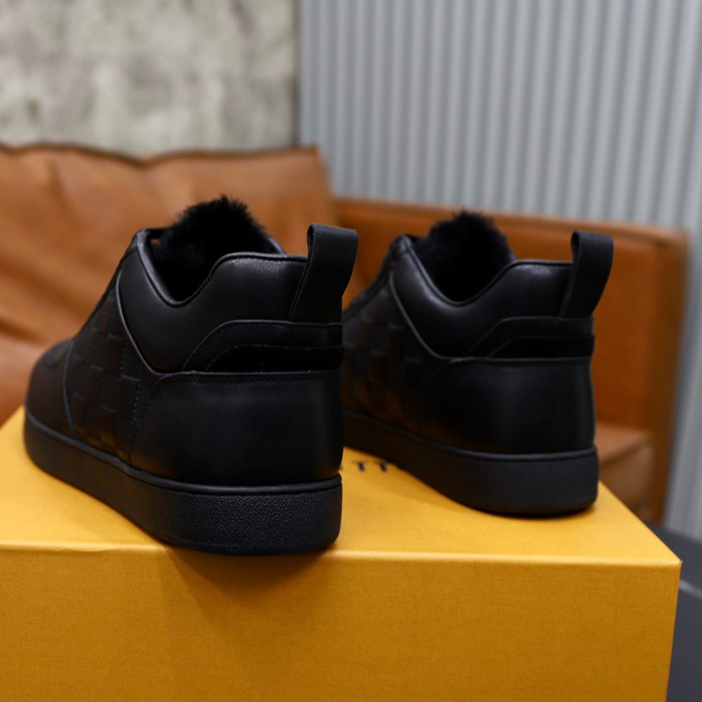 Louis Vuitton Men's Boots - Style 428332