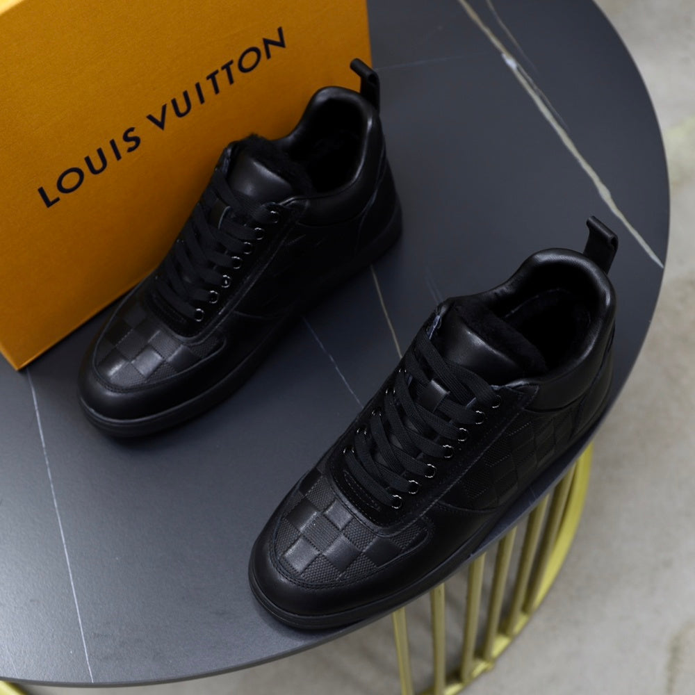 Louis Vuitton Men's Boots - Style 428332