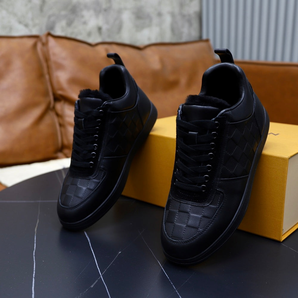 Louis Vuitton Men's Boots - Style 428332