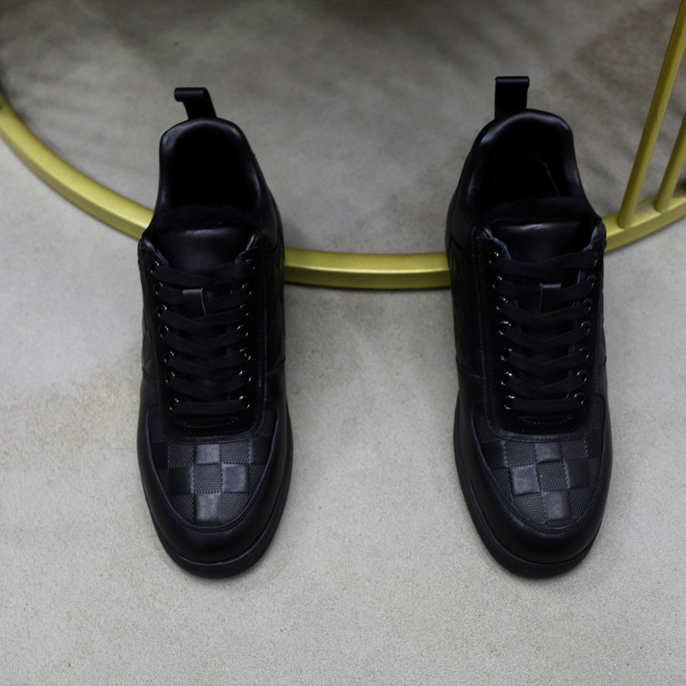 Louis Vuitton Men's Boots - Style 428332