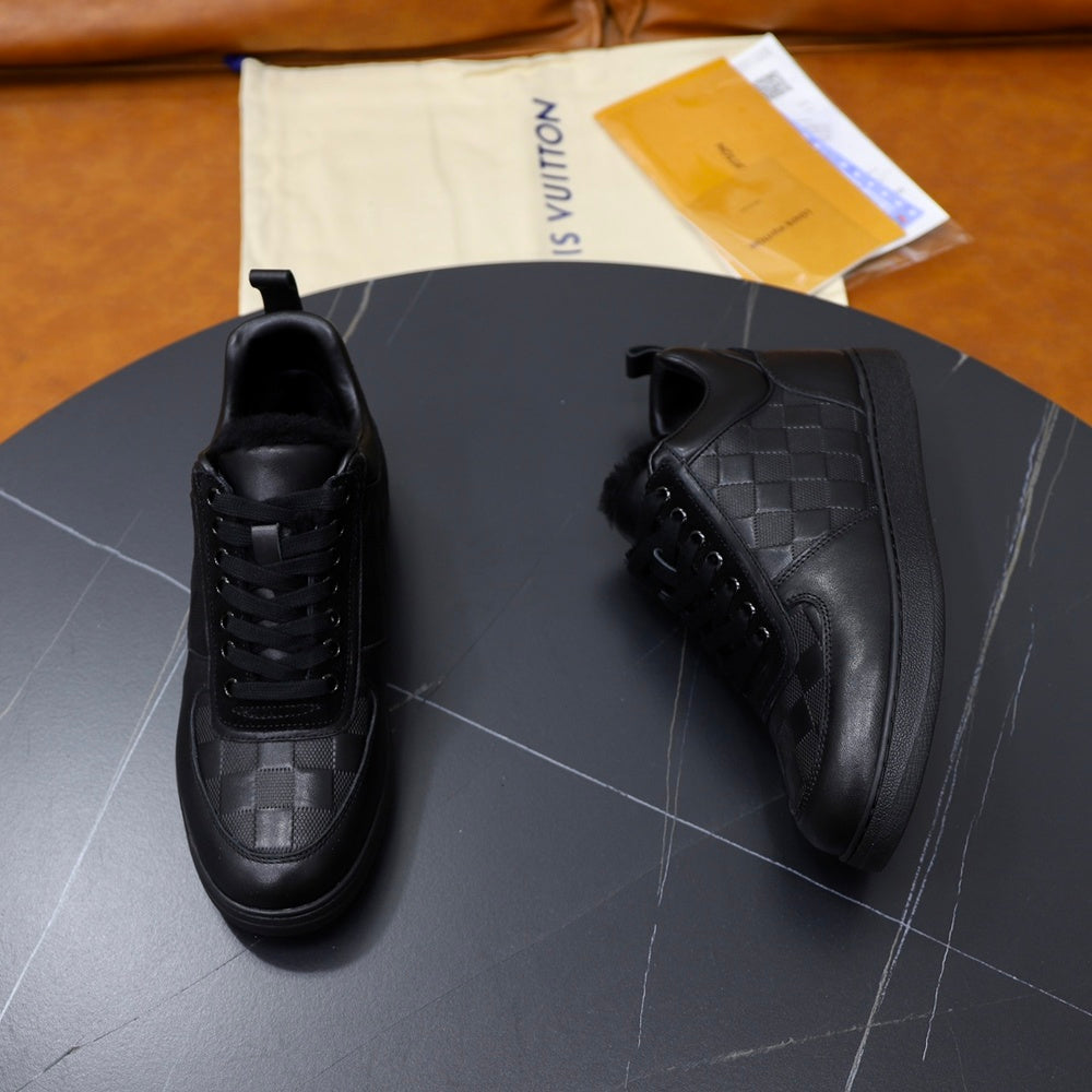 Louis Vuitton Men's Boots - Style 428332
