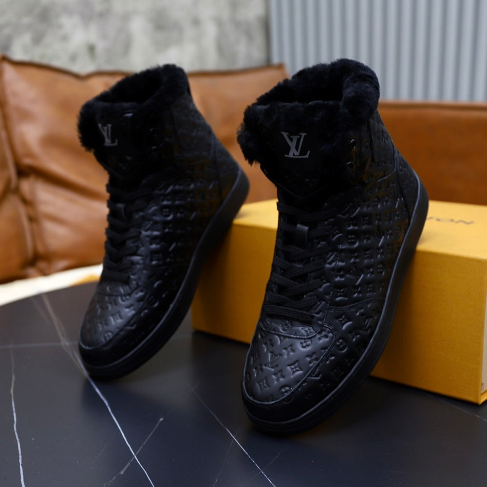 Louis Vuitton Men's Boots - Style 426509