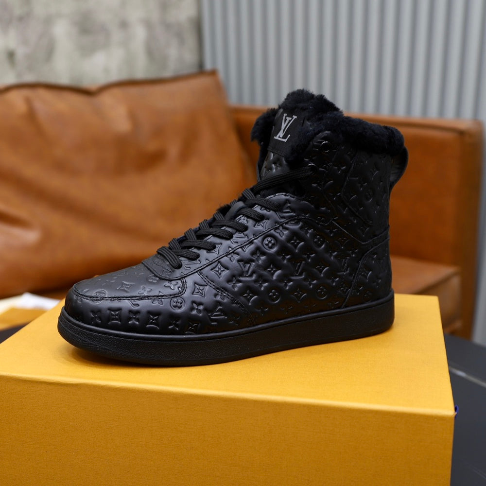 Louis Vuitton Men's Boots - Style 426509
