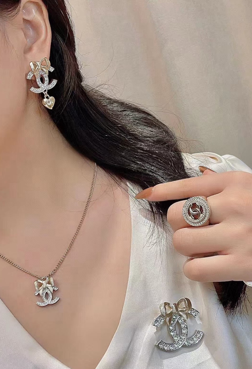 CHANEL Double-C Bow Necklace