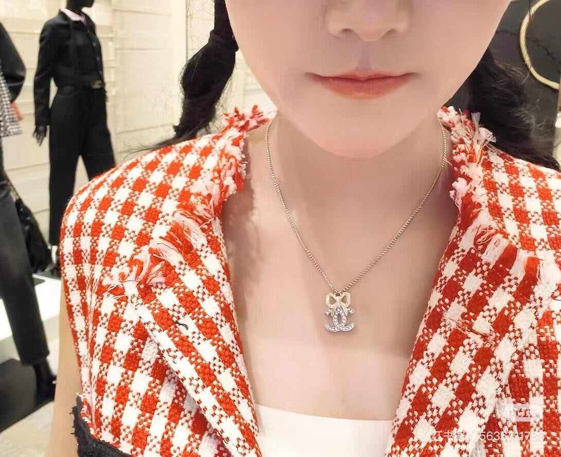 CHANEL Double-C Bow Necklace