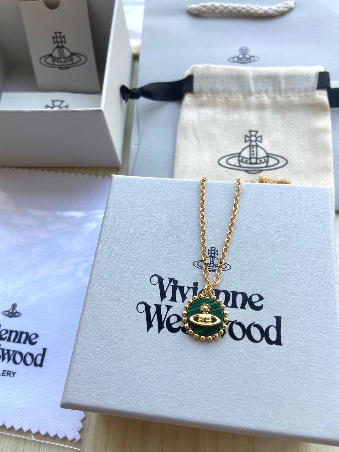 Vivienne Westwood Minimalist Shell Necklace