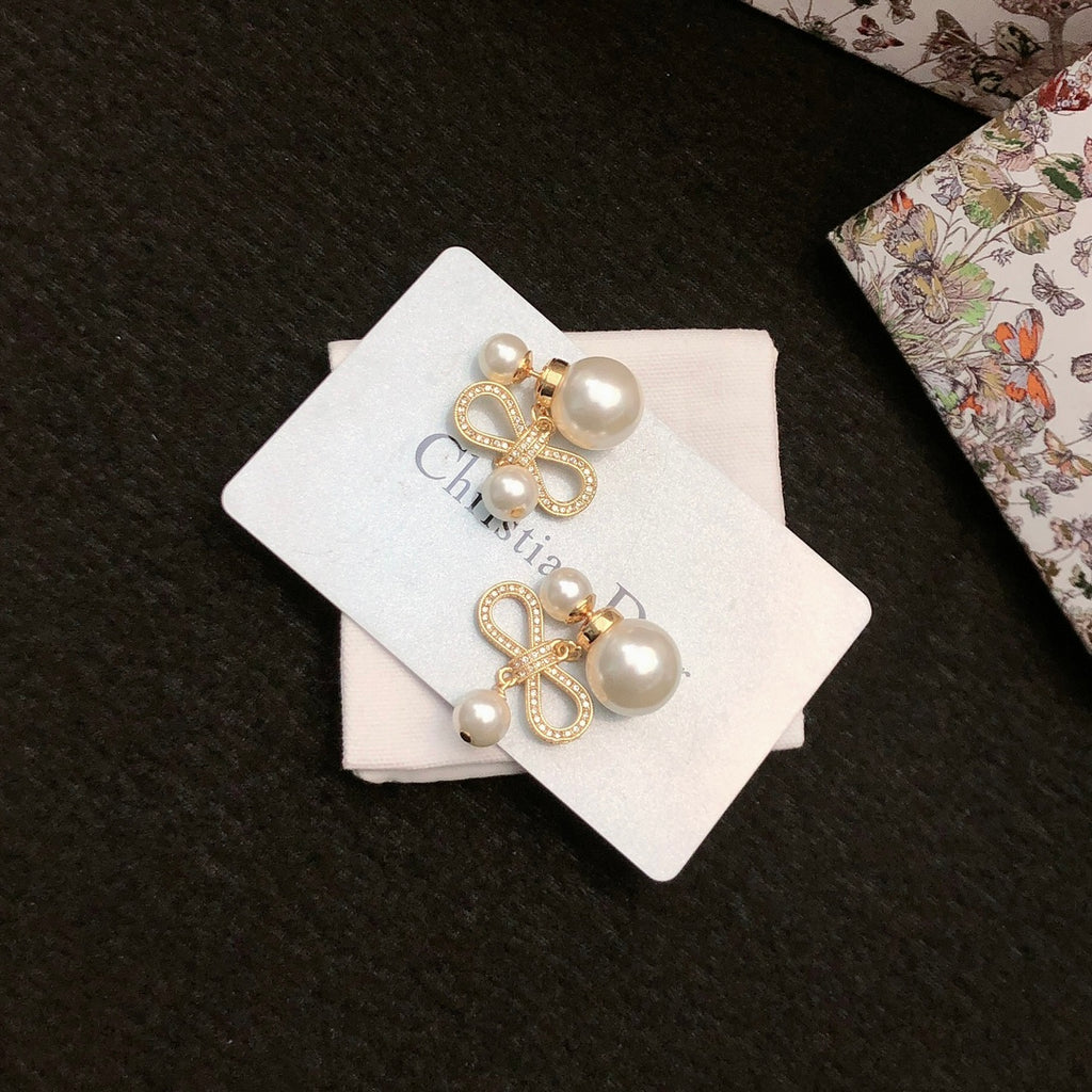 Pearl White Earrings