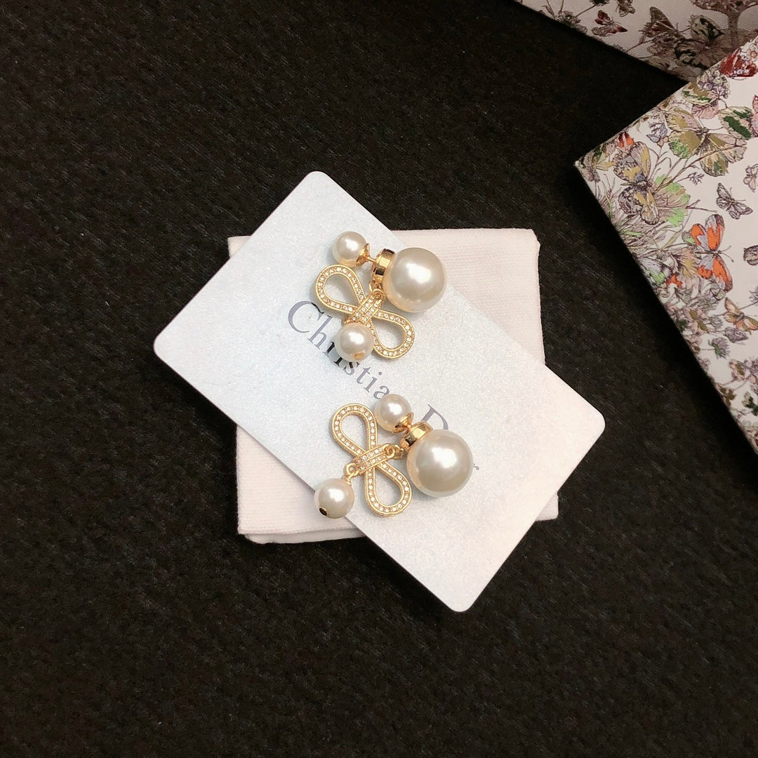 Pearl White Earrings