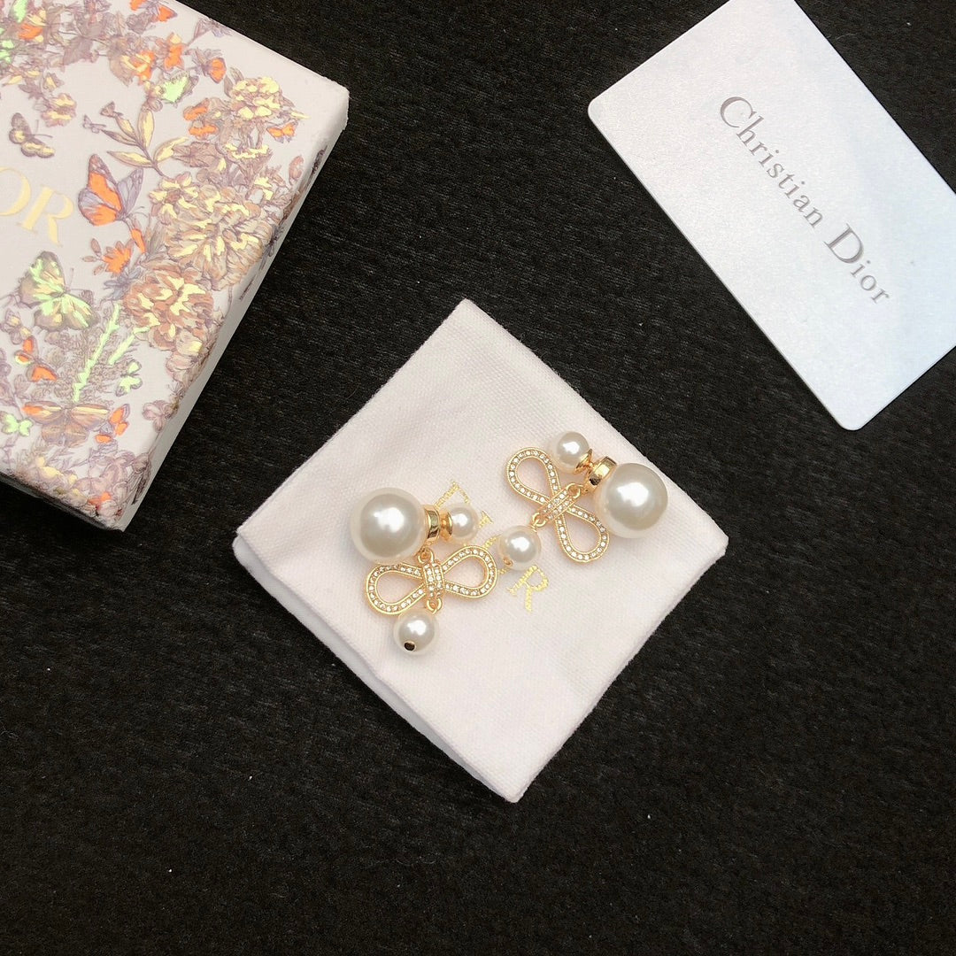Pearl White Earrings