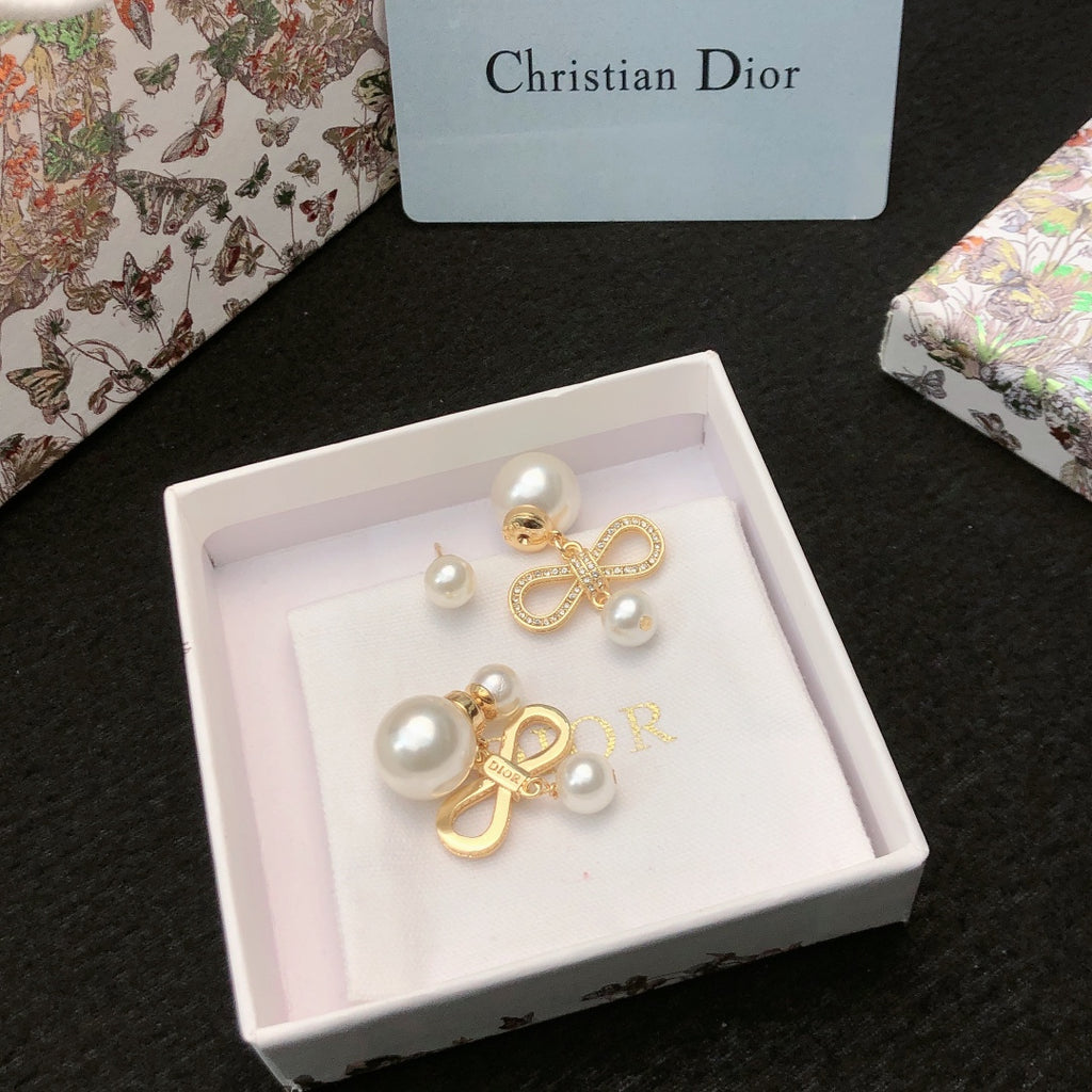 Pearl White Earrings