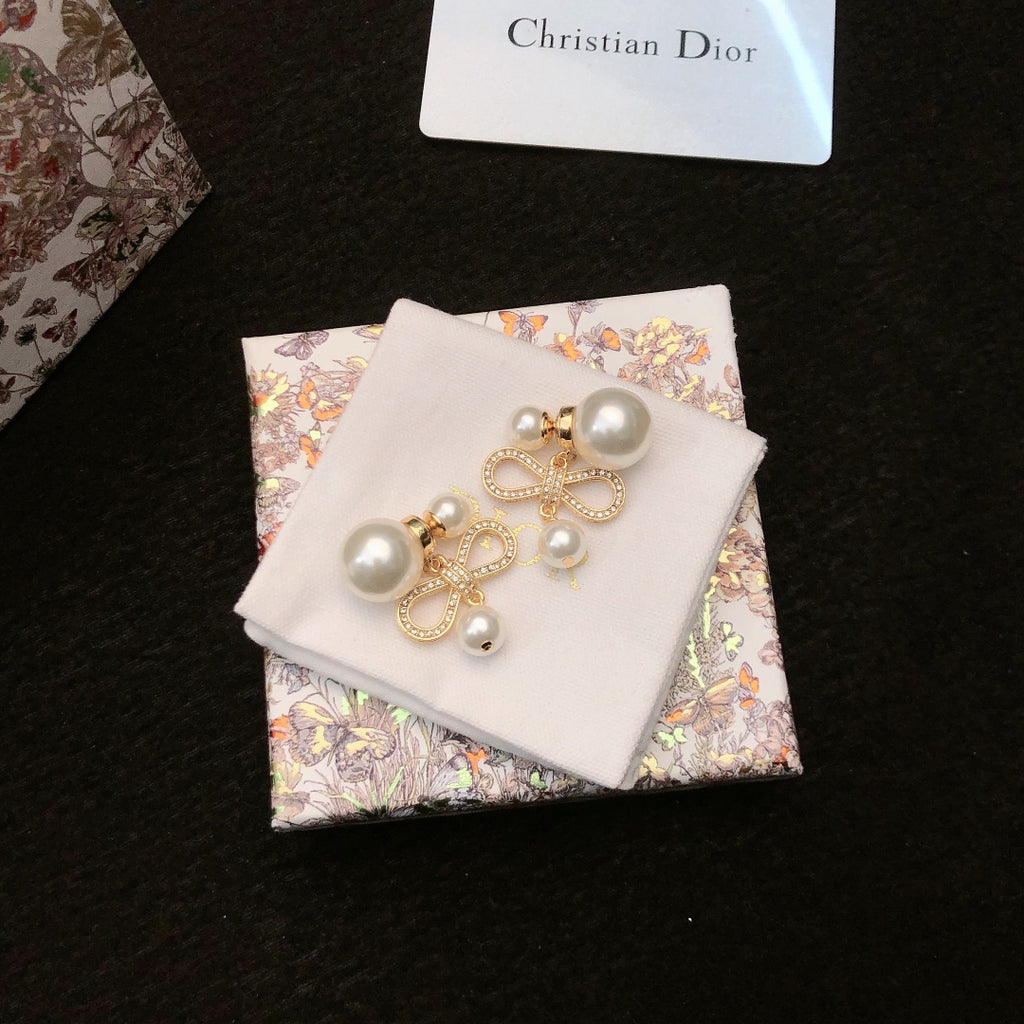 Pearl White Earrings