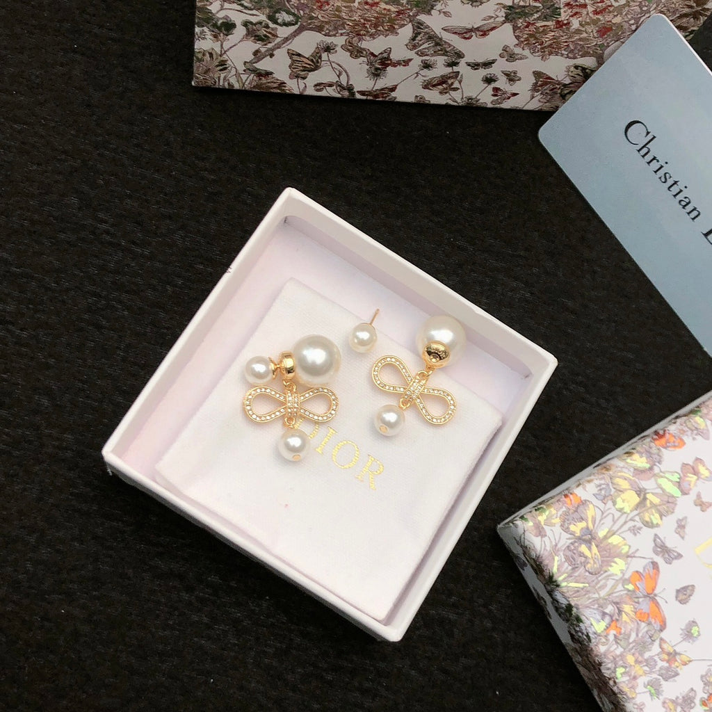 Pearl White Earrings