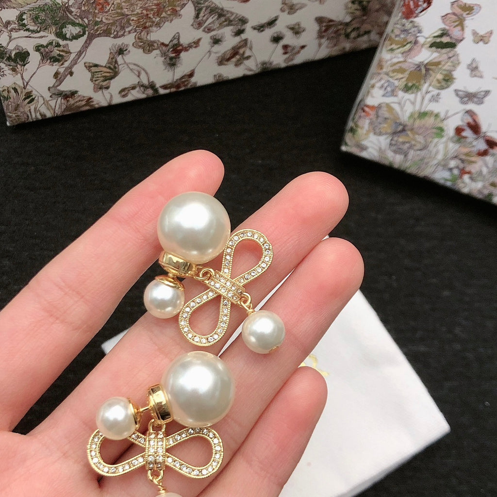 Pearl White Earrings