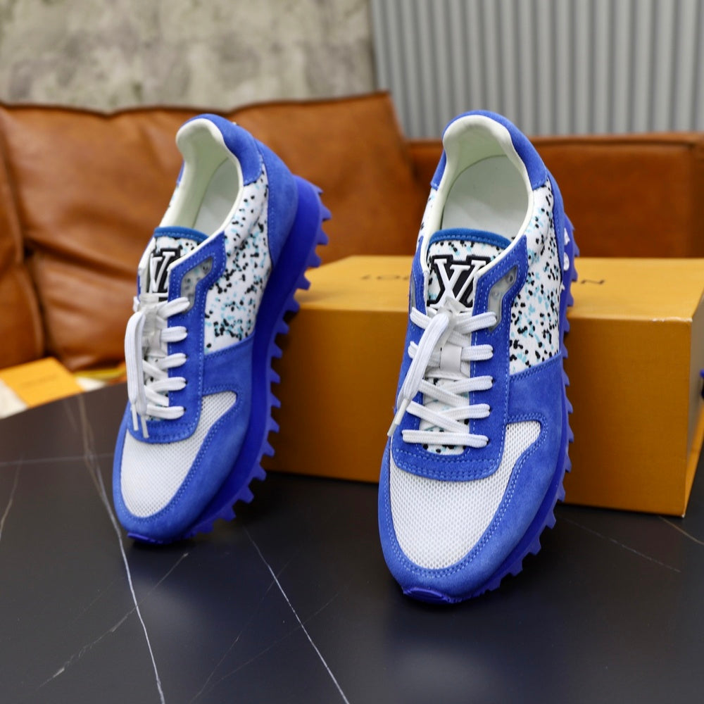 Louis Vuitton Men's Sneakers - Style 426303