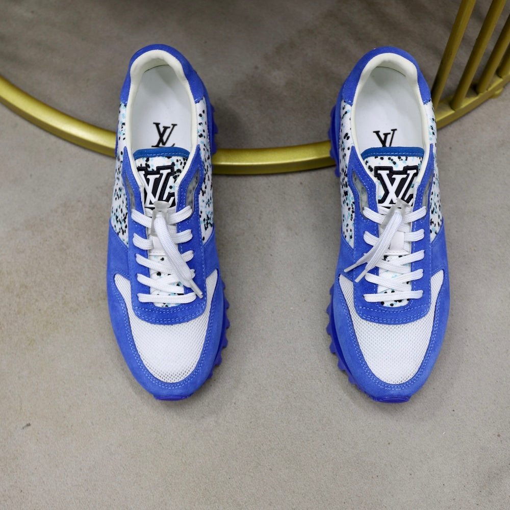 Louis Vuitton Men's Sneakers - Style 426303