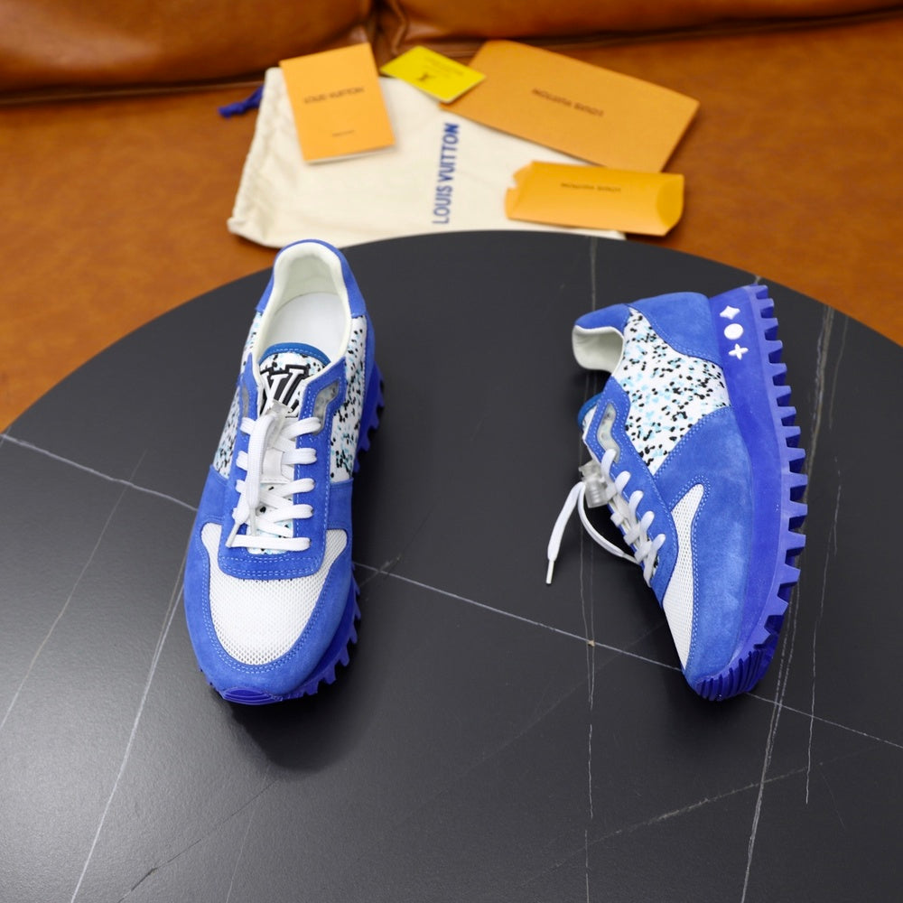 Louis Vuitton Men's Sneakers - Style 426303