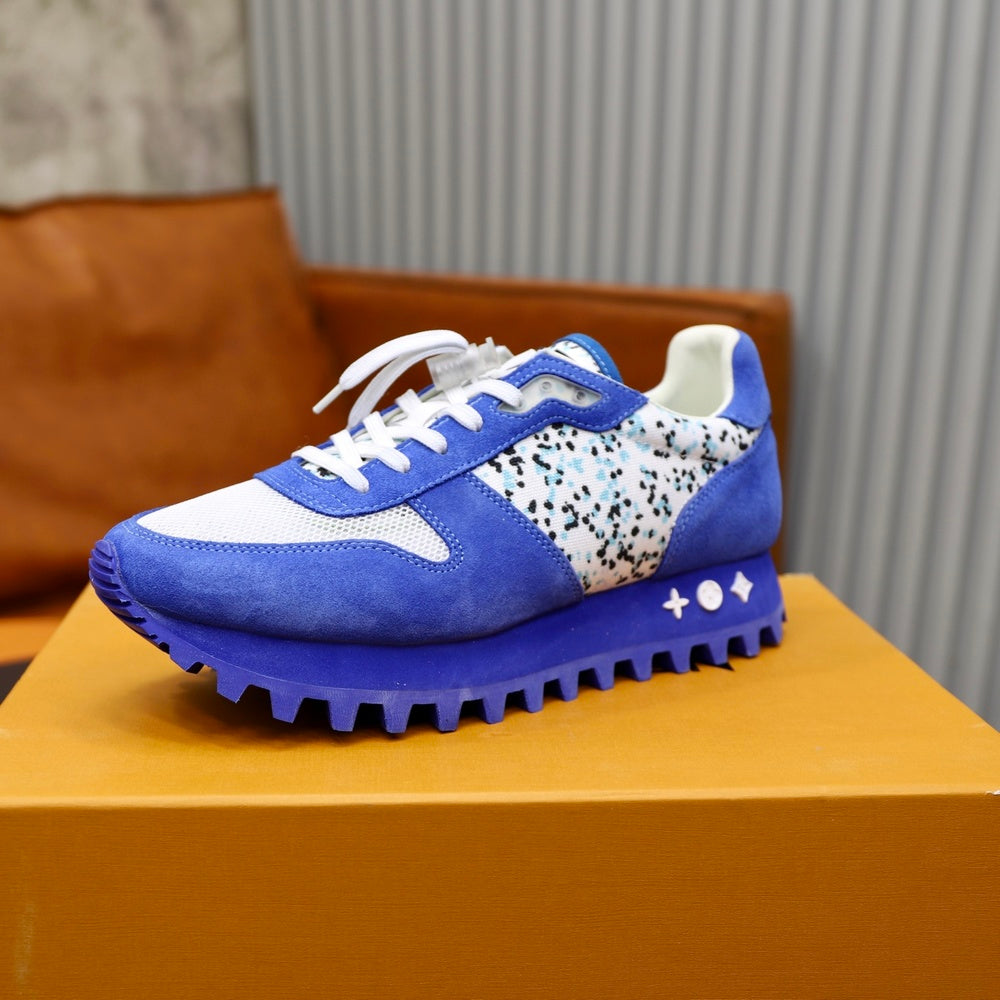 Louis Vuitton Men's Sneakers - Style 426303