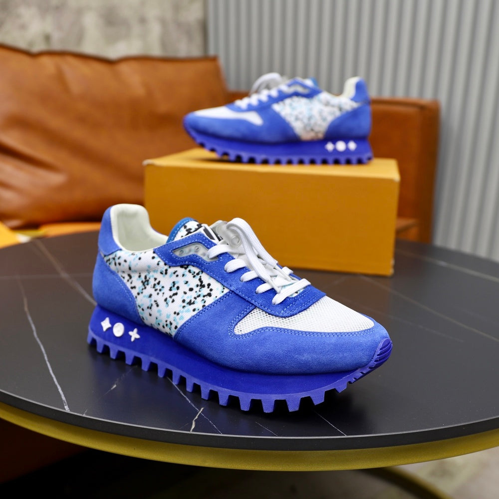 Louis Vuitton Men's Sneakers - Style 426303