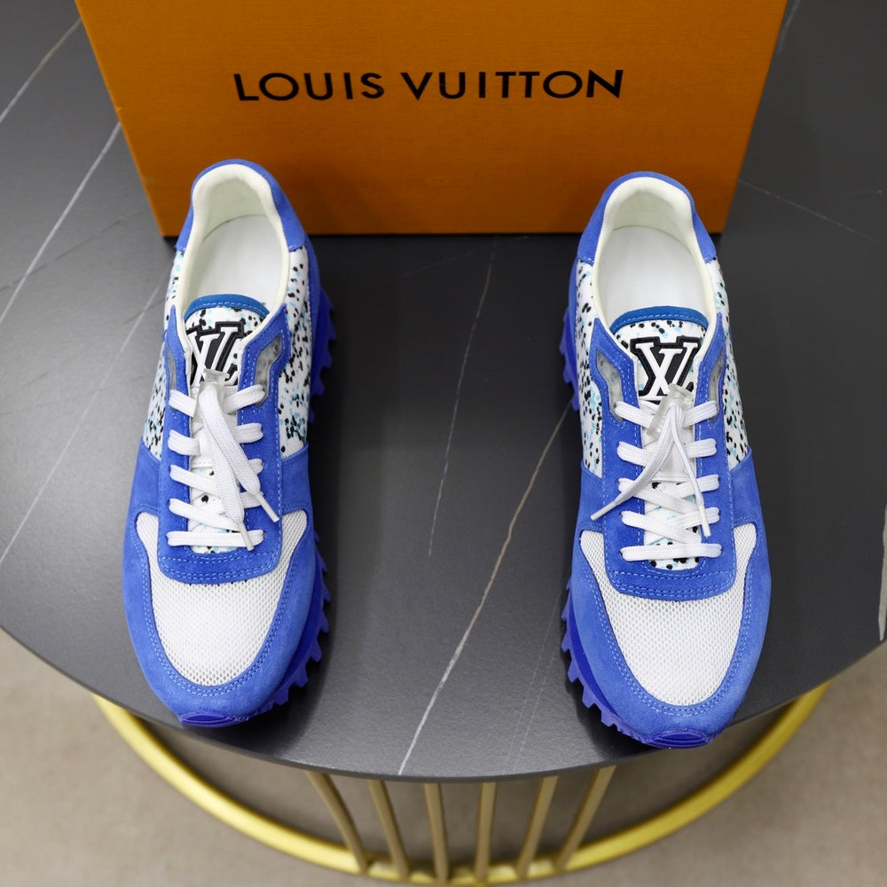 Louis Vuitton Men's Sneakers - Style 426303