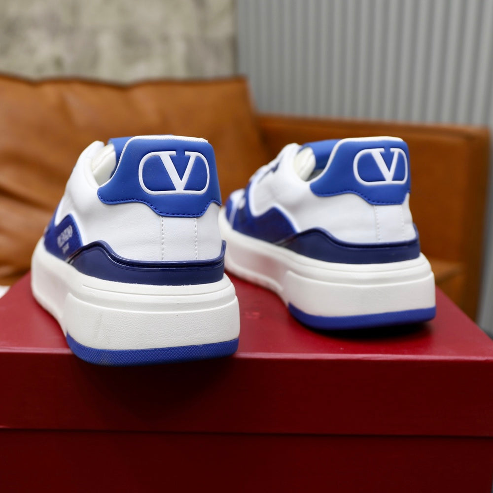 Valentino Unisex Sneakers - Style 426357