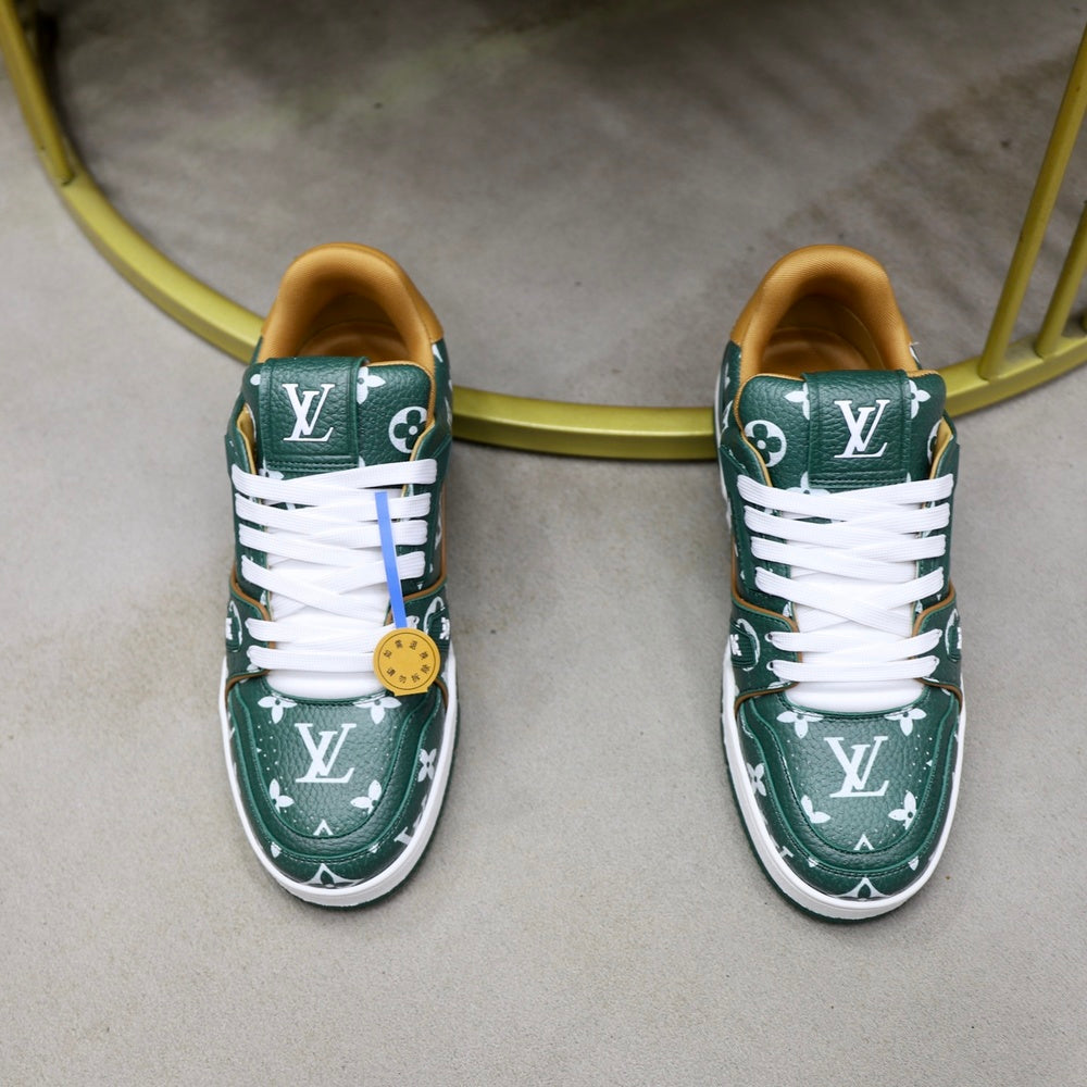 Louis Vuitton Unisex Sneakers - Style 426924