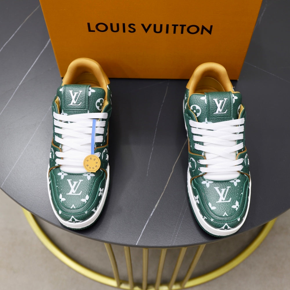 Louis Vuitton Unisex Sneakers - Style 426924