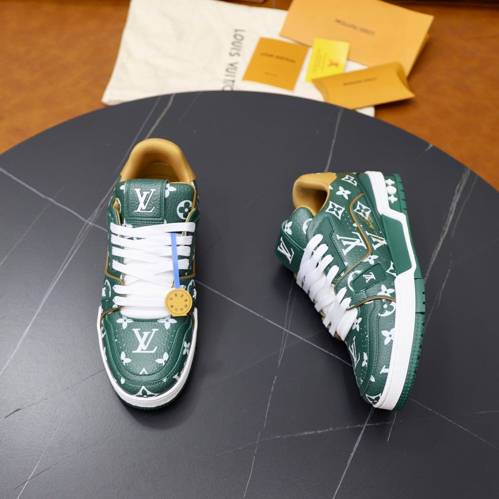 Louis Vuitton Unisex Sneakers - Style 426924
