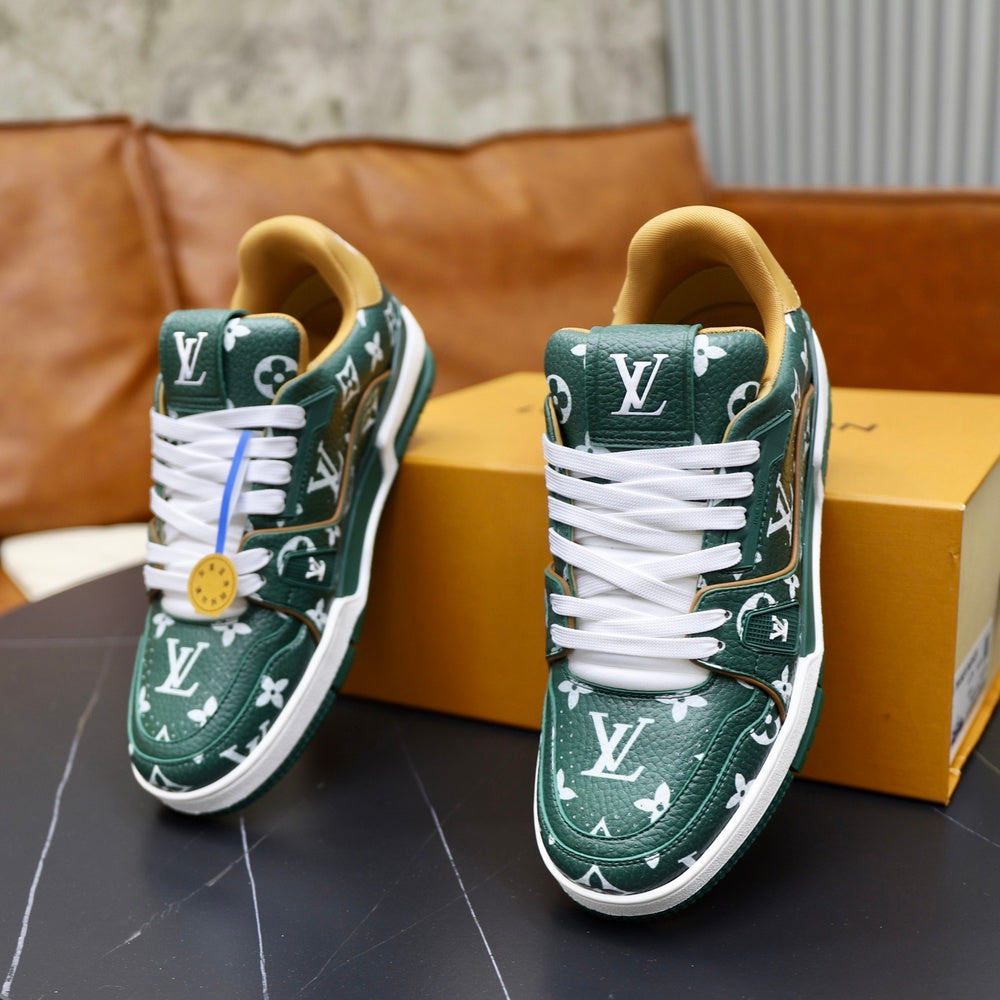 Louis Vuitton Unisex Sneakers - Style 426924