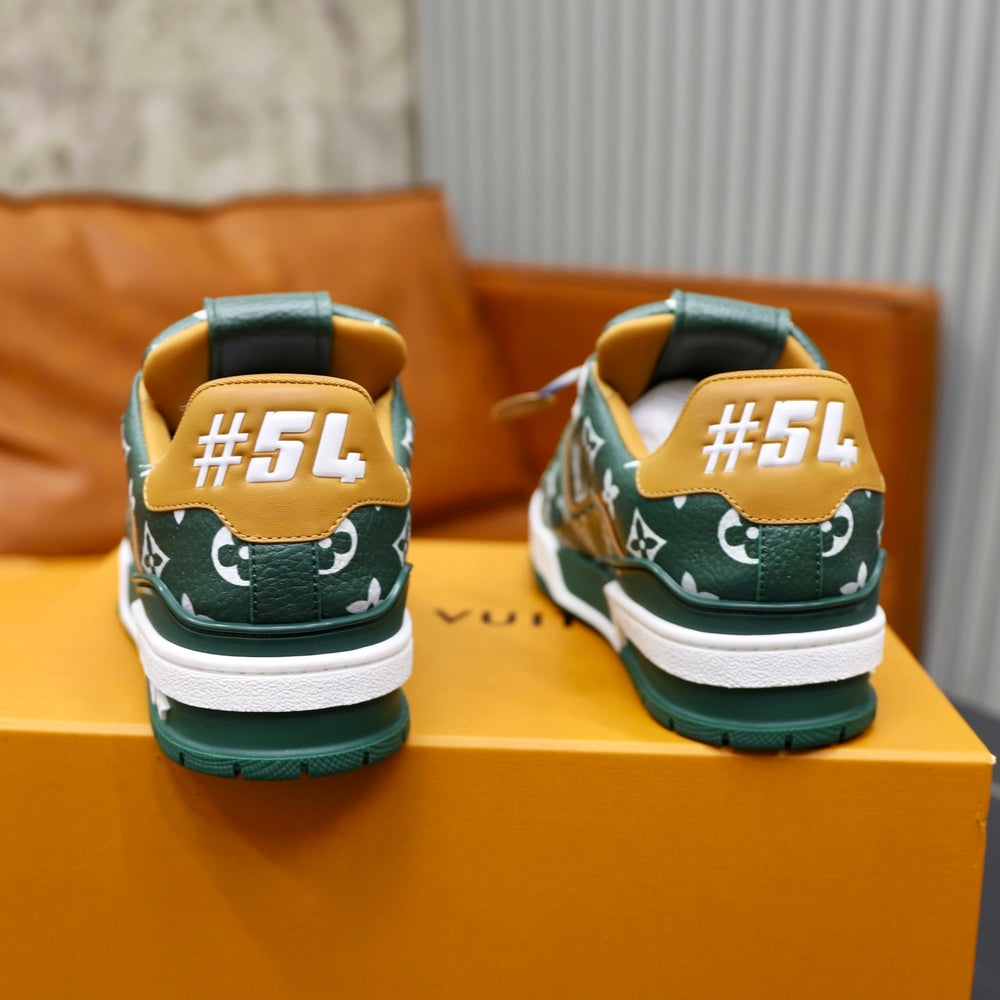Louis Vuitton Unisex Sneakers - Style 426924