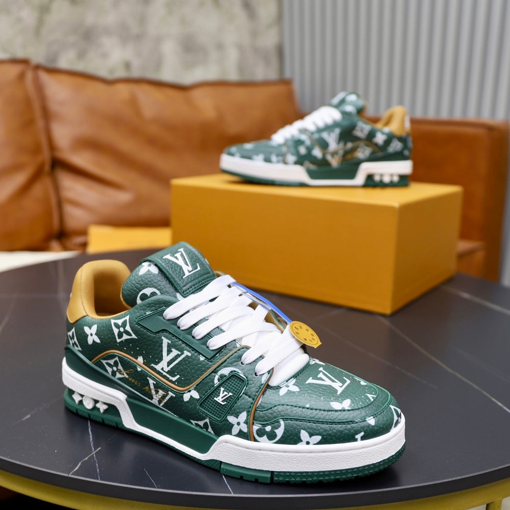 Louis Vuitton Unisex Sneakers - Style 426924