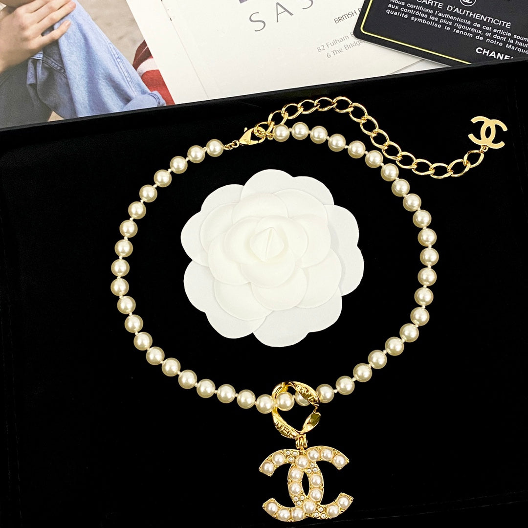 CHANEL Pearl Double-C Vintage Pendant Necklace